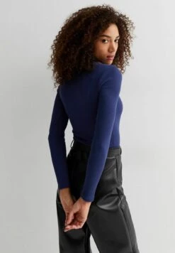 New Look Crew Neck Bodysuit - T-Shirt À Manches Longues - Navy -Stradivarius Soldes 8b6937750ba24a1c9c9280efa618090e