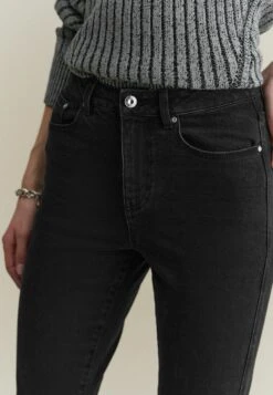 Next Comfort Stretch Mom Standard - Jean Slim - Black -Stradivarius Soldes 8ce447fe3fa8416a96b21a7f0a4c0a62