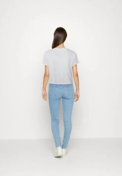 Lyle & Scott T-Shirt Basique - White -Stradivarius Soldes 9252e44f070c415c9e7efc56c6d793e0