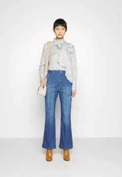 Victoria Beckham Jean Boyfriend - Sandwashed Indigo -Stradivarius Soldes 92f6d6b9343b4709a4c71fb40f1ea7c2