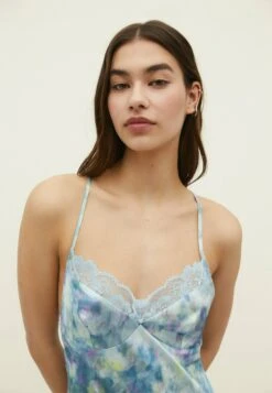 Stradivarius Robe Longue - Blue 13 Stradivarius Robe Longue - Blue -Stradivarius Soldes 97b2c12779b144ed9049ba9479efd3ba