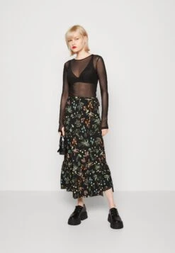 Monki T-Shirt À Manches Longues - Black -Stradivarius Soldes 9969523ef37d4aaba2cb514f89788186