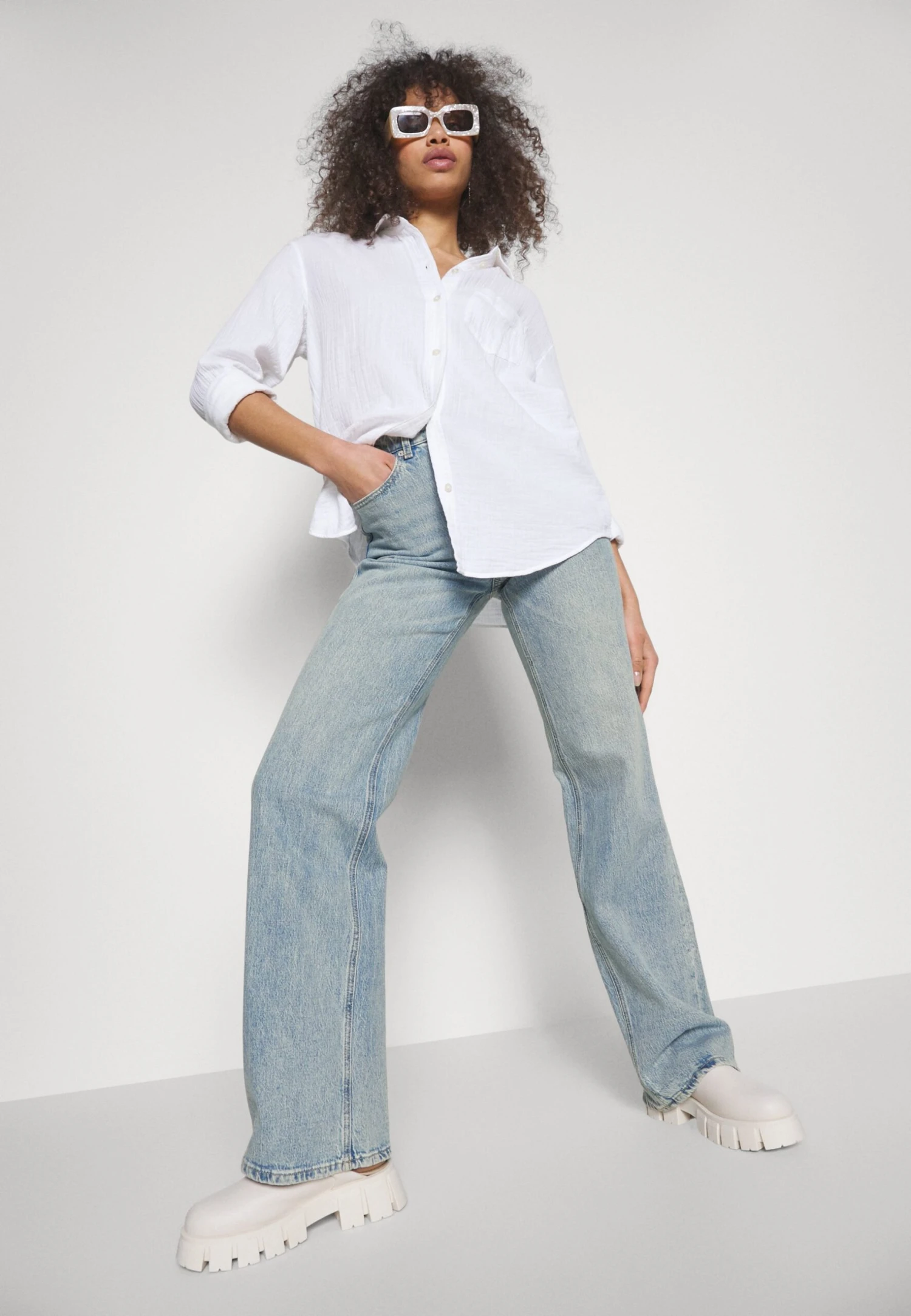 Vero Moda Tall Straight Jeans - Jean Droit - Light Blue Denim 6 Vero Moda Tall Straight Jeans - Jean Droit - Light Blue Denim – Image 4