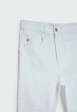 Stradivarius Regular Waist - Jeans Skinny - White -Stradivarius Soldes 9e1b491c4fc44d75ba4bc09f2f5d244e