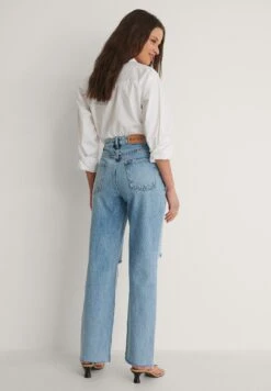 NA-KD Jean Droit - Light Blue -Stradivarius Soldes a0a07e72436a4ad59135ecdd94b78030