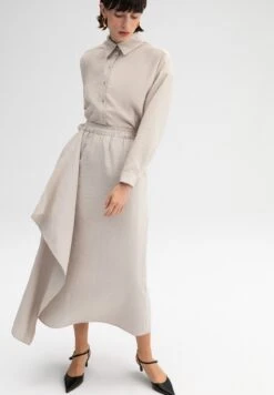 Asymmetric Cupra - Jupe Portefeuille - Beige 9 Asymmetric Cupra - Jupe Portefeuille - Beige -Stradivarius Soldes aa617163f2e64086b98b92a32a26329b