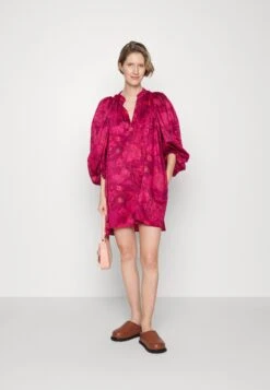 Nouvelles Arrivées -Stradivarius Soldes af4787e37c5a485b82a9c3d65bb38e5e