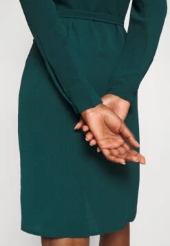 Vero Moda Tall Vmsaga Dress - Robe Chemise - Sea Moss 15 Vero Moda Tall Vmsaga Dress - Robe Chemise - Sea Moss -Stradivarius Soldes b1a68969e73a4022be7b936e8bca3eb8