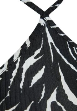 Trendyol Robe Pull - Black -Stradivarius Soldes bb401b2a0b63464aac183379de70894c