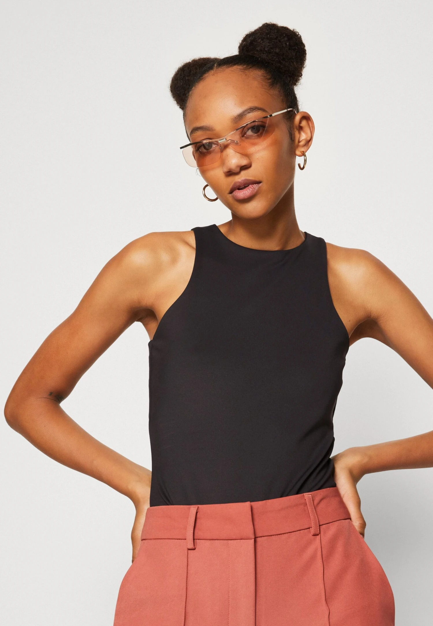 Yaslauren - T-Shirt Basique - Black 6 Yaslauren - T-Shirt Basique - Black – Image 4