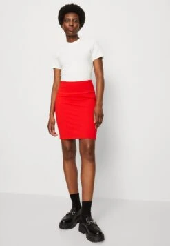 Kaffe Penny - Jupe Crayon - Fiery Red -Stradivarius Soldes c029e5c154c14d2190f75e5597d5465d