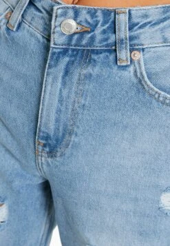 BERSHKA Jean Boyfriend - Lightblue Denim 10 BERSHKA Jean Boyfriend - Lightblue Denim -Stradivarius Soldes c4b52d88e7c44ebea78908ebefee3b7e