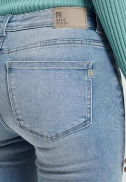 WE FASHION High Rise - Jean Bootcut - Blue 11 WE FASHION High Rise - Jean Bootcut - Blue -Stradivarius Soldes c55b67b28a9546ad92e427fc67c98775