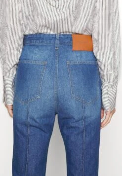 Victoria Beckham Jean Boyfriend - Sandwashed Indigo -Stradivarius Soldes c5a1993c434e4715b19ce91702d5f80b