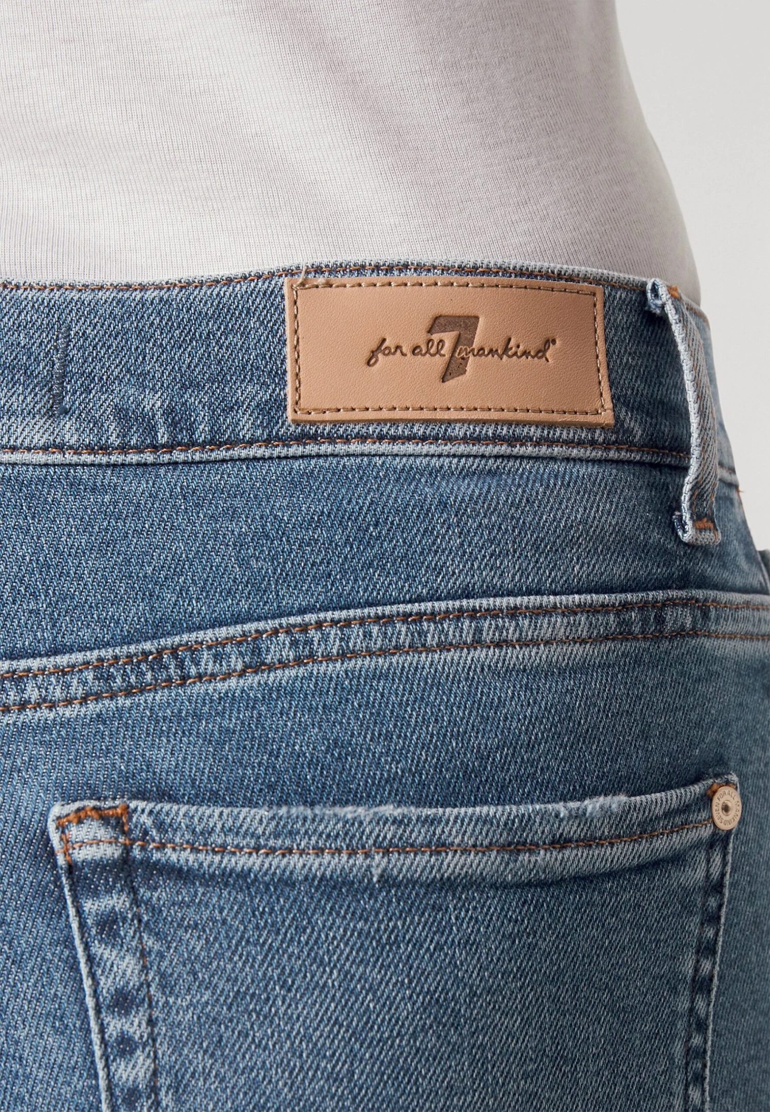 7 For All Mankind Tailorless - Jean Bootcut - Mid Blue 7 7 For All Mankind Tailorless - Jean Bootcut - Mid Blue – Image 5