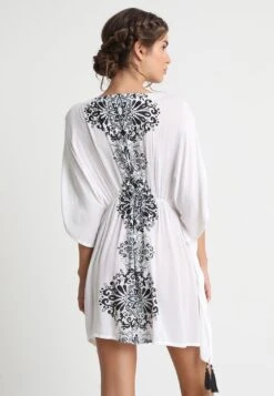 Buffalo Tunic - Accessoire De Plage - Weiß/Schwarz 11 Buffalo Tunic - Accessoire De Plage - Weiß/Schwarz -Stradivarius Soldes c8e35a370f824774878f4eab702abaee