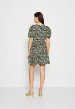 Noisy May Nmdevon Cut Out Short Dress - Robe De Jour - Black -Stradivarius Soldes c9514637489f417184e11cbb0474b242