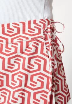 Minimum Yona - Jupe Portefeuille - Mineral Red 15 Minimum Yona - Jupe Portefeuille - Mineral Red -Stradivarius Soldes cc64fe0600814722b869b66c6c8e9658