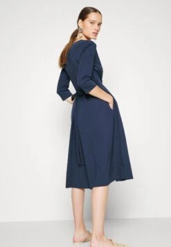 Doria - Robe En Jersey - Blu Notte -Stradivarius Soldes cc7cf83ca4fd48259e17636b98be3a9f