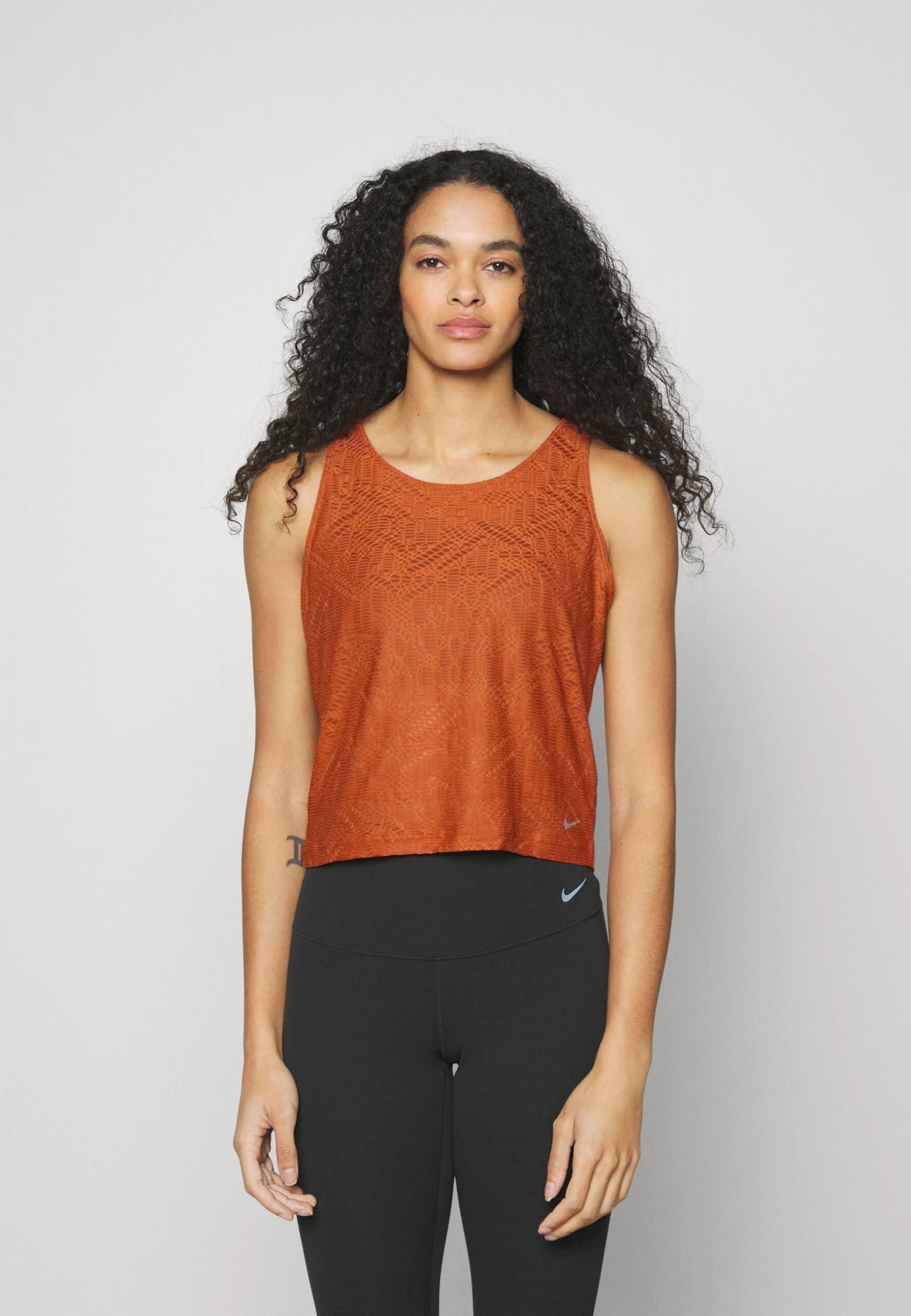 Nike Performance Crop Tank - Débardeur - Dark Russet 3 Nike Performance Crop Tank - Débardeur - Dark Russet