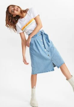 Nujenna Skirt - Jupe En Jean - Light Blue Denim -Stradivarius Soldes d3d3ab5fd0814f40a98862527b4889ce