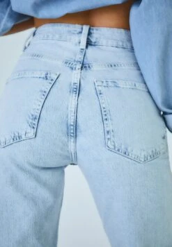 Stradivarius Vintage - Jean Droit - Blue Denim -Stradivarius Soldes d8743a6fd8254526bf76610fda9ed0ec