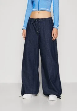 WEEKDAY Luisa Baggy Parachute Trousers - Jean Boyfriend - Blue Rinse