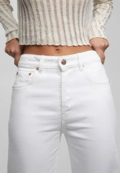 PULL & BEAR Cropped High Waist - Jean Droit - White -Stradivarius Soldes dd67f13adc6a4c2c97648ddbf8feead3