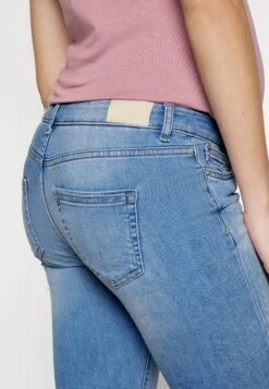 ONLY MATERNITY Olmblush Mid Longer Slit - Jeans Skinny - Medium Blue Denim -Stradivarius Soldes e06c366e9b624bebb3e6ba0ae53ae8d3