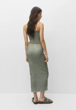 PULL & BEAR Floral-Midi - Jupe Crayon - Green -Stradivarius Soldes e7461d54e9704bb7983b87c22bb6991a