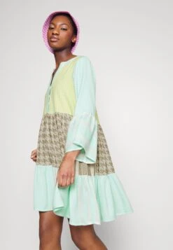 Kenya Dress - Robe De Jour - Icy Morn -Stradivarius Soldes e86b3c859f424a65830249011cd4884b