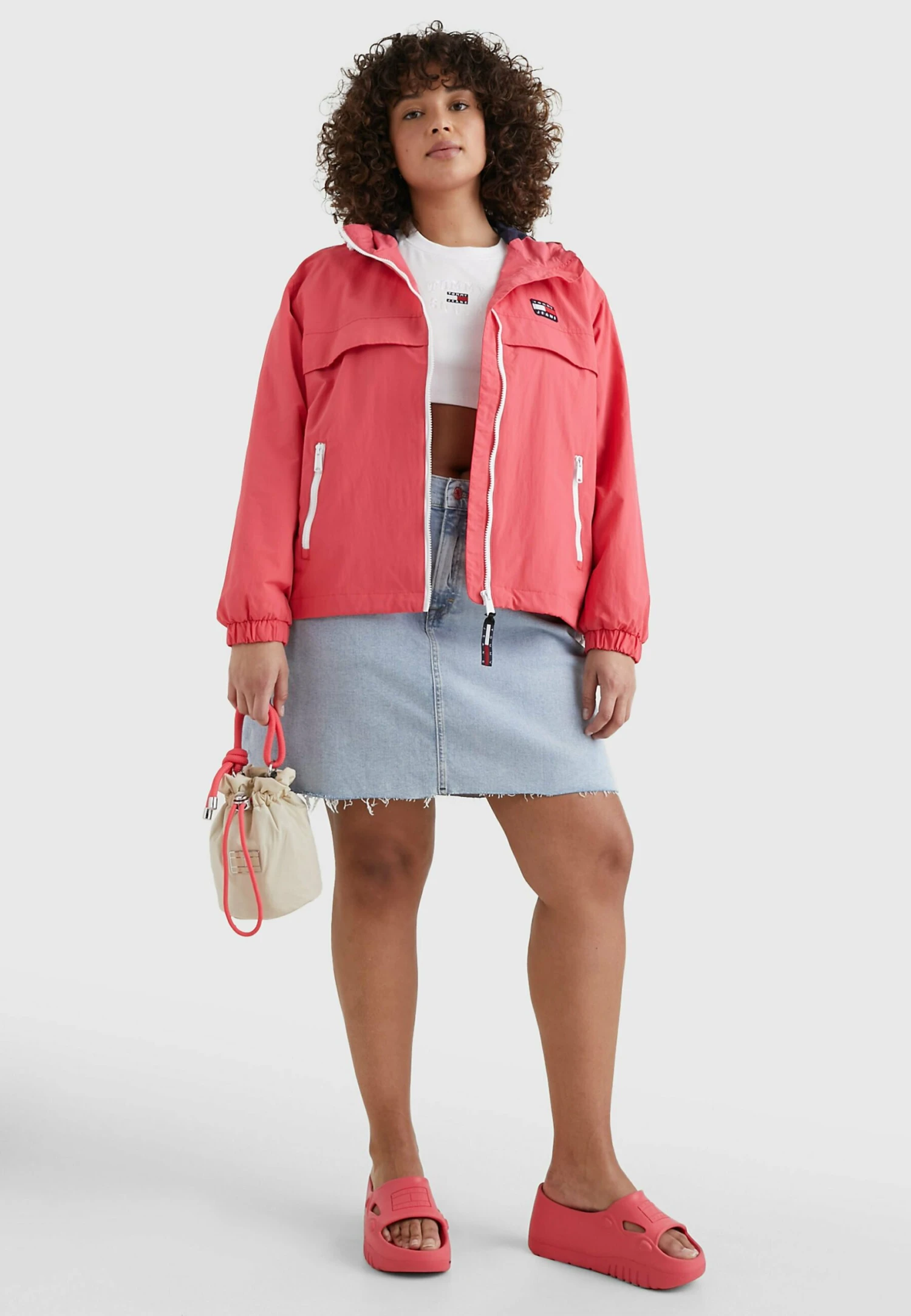 Tommy Jeans Curve Mom Fit - Jupe Trapèze - Denim Light 4 Tommy Jeans Curve Mom Fit - Jupe Trapèze - Denim Light – Image 2