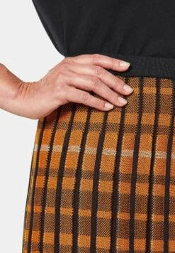 GOLDNER Jupe Trapèze - Amber / Black / Patterned -Stradivarius Soldes f1e567e21d1541908dbb4924c55ce9b3