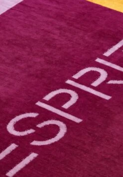 ESPRIT Serviette De Plage - Cranberry -Stradivarius Soldes fa98ef32ef9c437682313951f5c5adcb