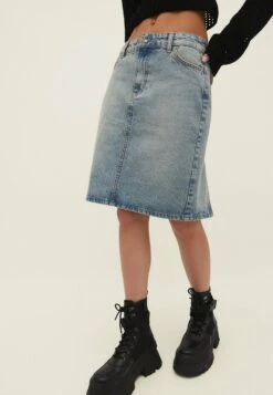 Stradivarius Godet - Jupe Trapèze - Dirty Denim -Stradivarius Soldes fc6a23d130a549938361b0fab6d6eca7