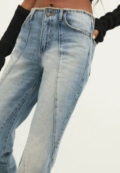 Stradivarius Jean Flare - Dirty Denim -Stradivarius Soldes fdb3570f4fd74babb49dfa5436c537b7